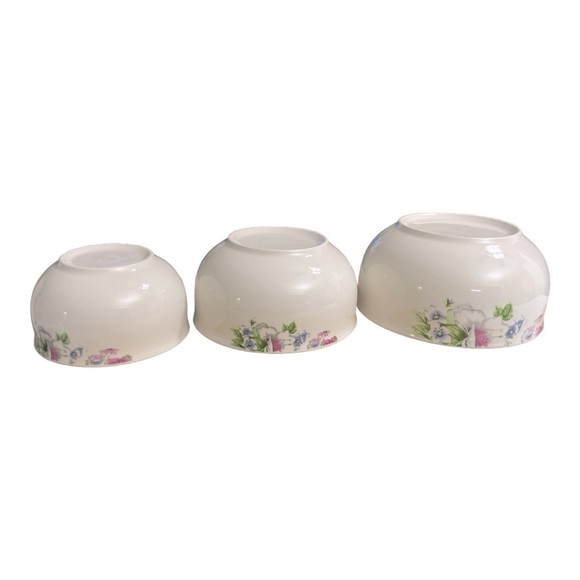 China Nesting Bowls Rose Chintz Design Coastline set of 3 - Picture 5 of 13
